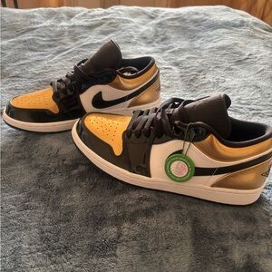 Nike Black and Yellow Sneakers Air Jordan 1 Low